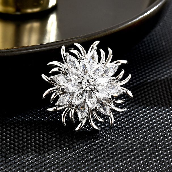 New Classic Elegant Style Versatile Bauhinia Magnetic Buckle Coat Anti glare Pin Brooch Accessories_voghion.com