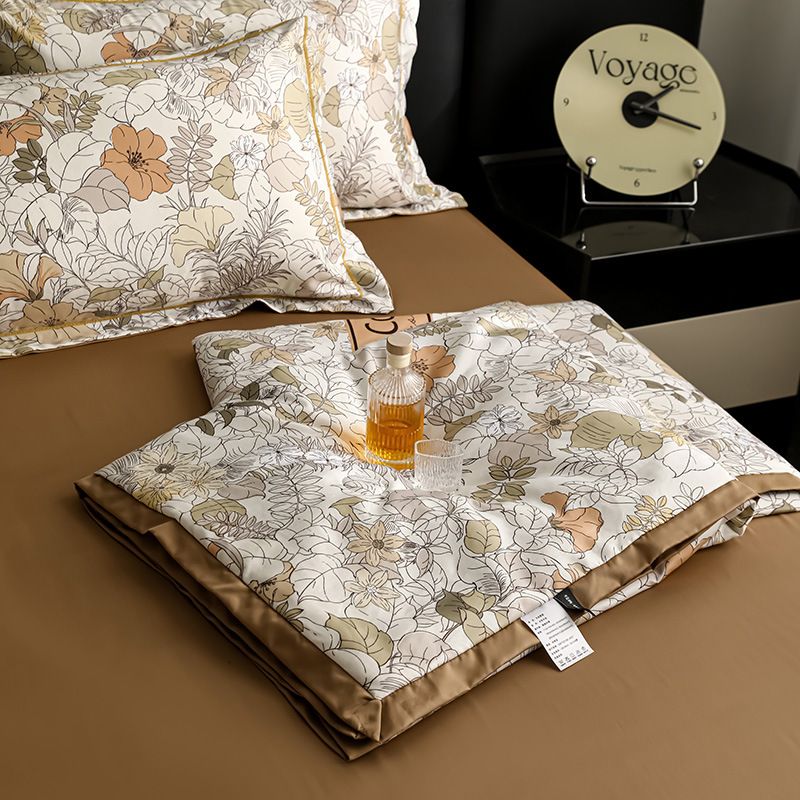 Washable Silk Summer Comforter Set (4-Piece) - Breathable & Hypoallergenic Air-Conditioning Bedding Machine Washable & Wrinkle-Resistant_voghion.com