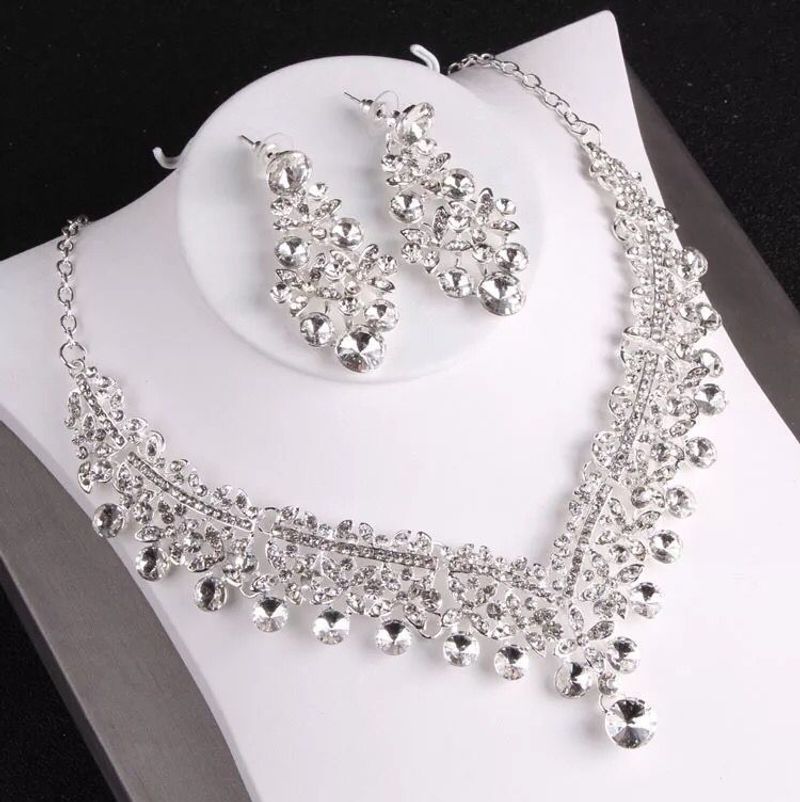 Europäischer und amerikanischer hochwertiger neuer Brautschmuck, dreiteiliges Set, handbestickte, stimmungsvolle Prinzessinnen-Hochzeits-Tiara-Halskette_voghion.com
