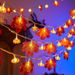 Lampki LED w kształcie liści klonu i dyni na Halloween, Boże Narodzenie i Święto Dziękczynienia – zasilane bateriami/przez USB, 6 opcji kolorystycznych, dekoracja imprez wewnątrz i na zewnątrz_voghion.com
