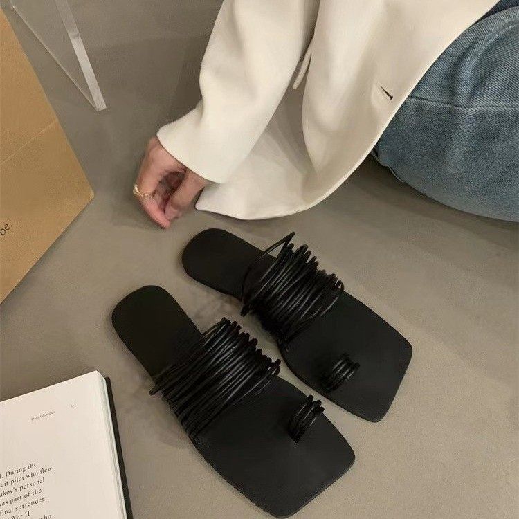 Koreanische Version des Außenhandels dünnen Riemen Combinati weiches Leder quadratischen Kopf Hausschuhe Frauen offene Zehe flachen Boden Strand Sandalen unabhängige Station_voghion.com