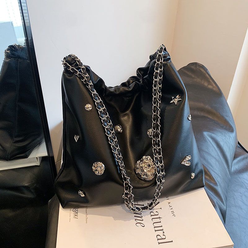 Chlo2d Berlin Night Tote Bag Femme Sac de grande capacité 2023 Nouveau Sac à chaîne portable Sac à bandoulière de banlieue_voghion.com