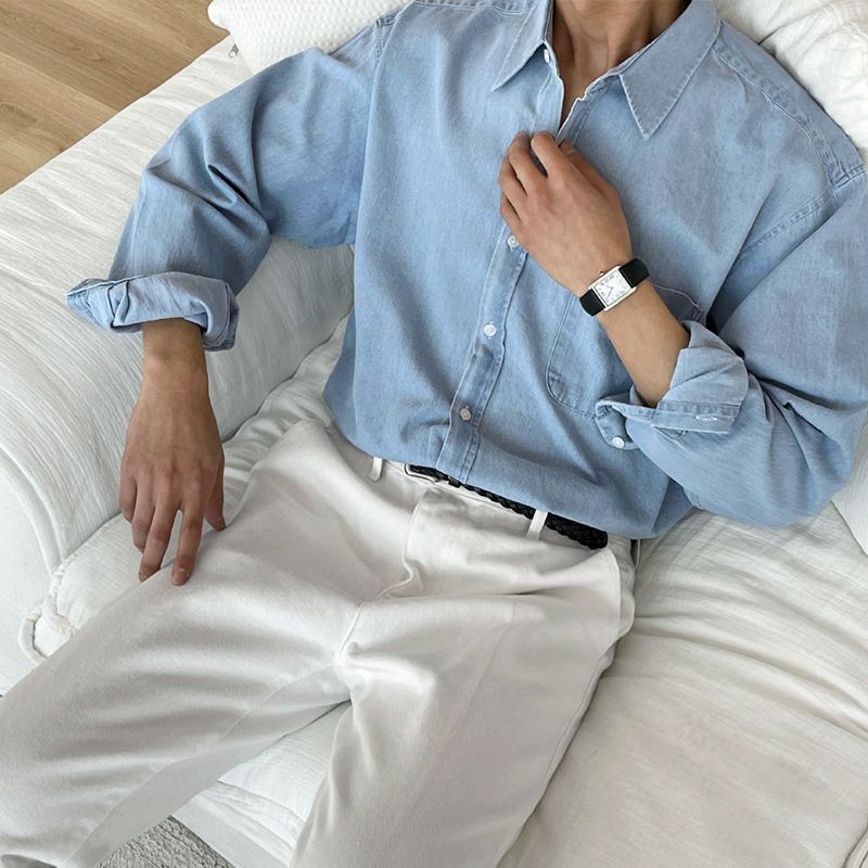 Herrenbekleidung, gewaschenes, abgenutztes Jeanshemd, lockere, langärmelige Arbeitshemdjacke_voghion.com