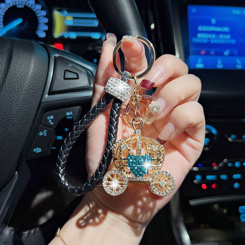 Fashion Alloy Pumpkin With Rhinestones Creative Leather Strap Personalized Car Keychain Simple Bag Pendant_voghion.com
