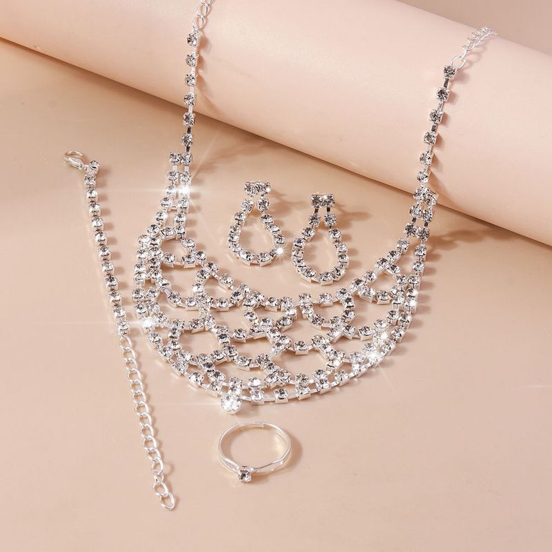 Schmuckketten, Ohrringe, Ringe, Armbänder, Halsketten-Set, leichter Luxus-Stil, High-End-Temperament, Strasssteine_voghion.com