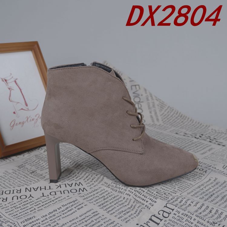 Stivali alla moda con tacco quadrato in pelle scamosciata Dx2804 per autunno e inverno_voghion.com