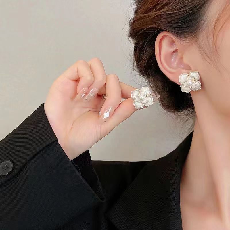 French pearl necklace, elegant camellia petal collarbone bride neck chain, wedding dress, evening gown, three piece set_voghion.com