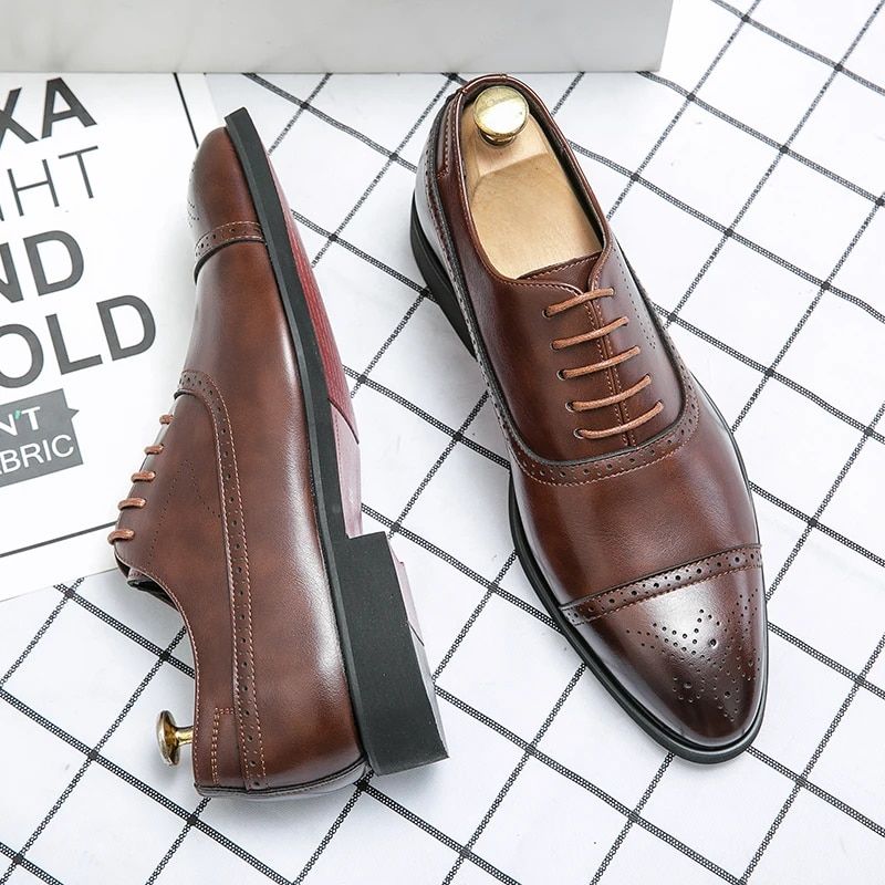 Omkostningsydelse Oxfords Mænd Red Sole Mode Business Casual Fest Banket Daglig Retro Udskåret Snøre-Snøre Brogue Dress Sko_voghion.com