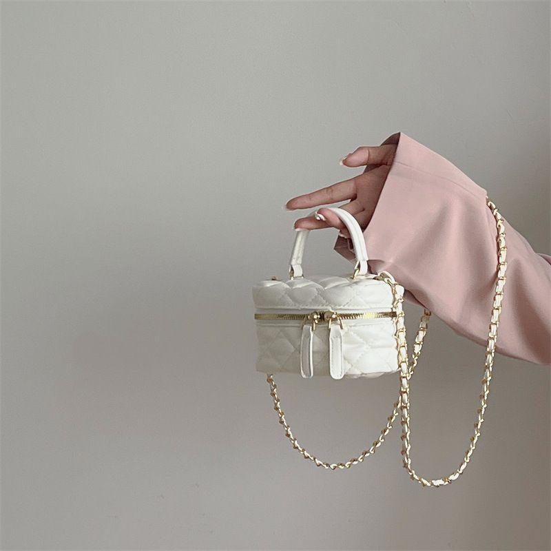 Xiaoxiangfeng Women's Fashion 2024 New Handheld Chain Versatile Mini One Shoulder Crossbody Mouth Red Bag_voghion.com