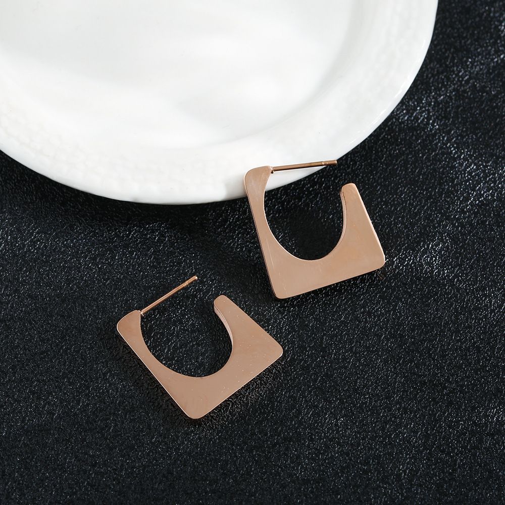 Orecchini semplici personalizzati in acciaio al titanio INS stile cool orecchini versatili quadrati geometrici stile alla moda_voghion.com
