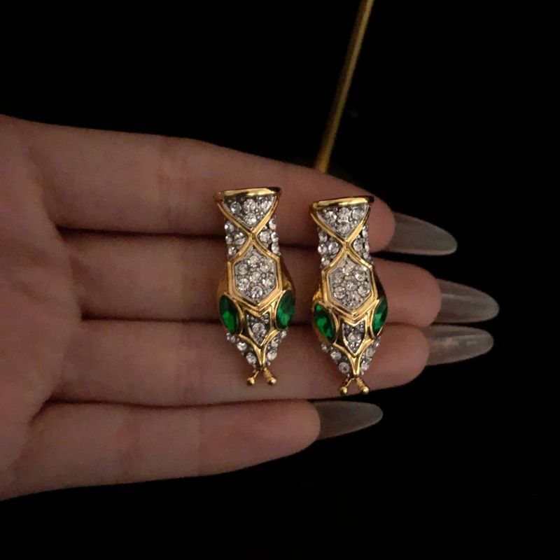 snake-shaped winding necklace snake head earrings women's niche personality light luxury temperament fashion earrings clavicle chain_voghion.com