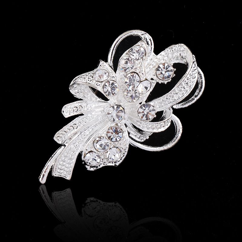 Versatile fashion scarf buckle Korean version of pearl diamond wedding brooch wedding rhinestone corsage pin female spot_voghion.com