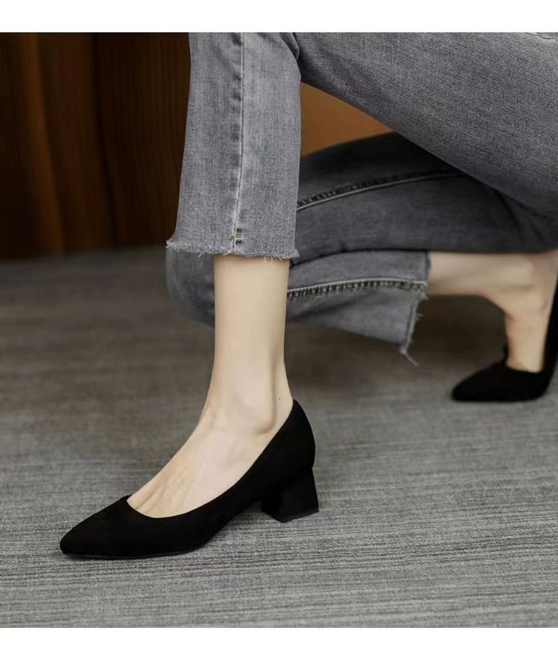 Stewardess Is Not Tired When Standing For A Long Time. Parka Chunky Heel Flats Interview_voghion.com