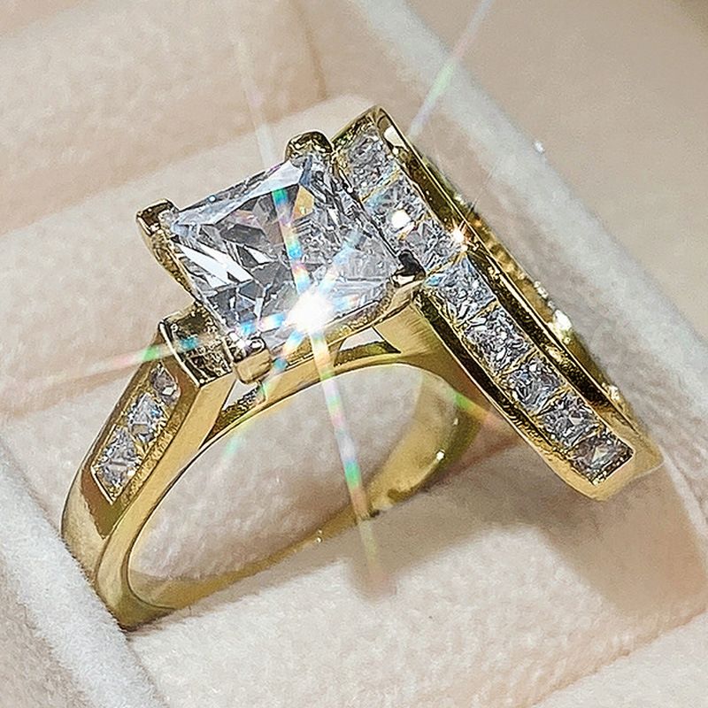 Set di anelli con zirconi di diamanti quadrati della signora Cao Shi_voghion.com