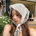 Nuovo foulard triangolare in pizzo con capelli legati che crea un'atmosfera rustica Ins foulard triangolare di alta qualità_voghion.com