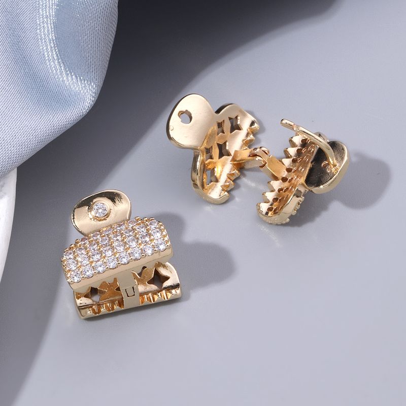 The latest unique design features a metal style inlaid zircon small hair clip with a stylish and versatile style for women's ear accessories_voghion.com