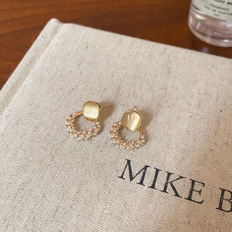 Sugar Cube Cat's Eye Stone Diamond-shaped Pearl Light Luxury High-end Sense Elegant Stud For Women Autumn Winter Silver_voghion.com