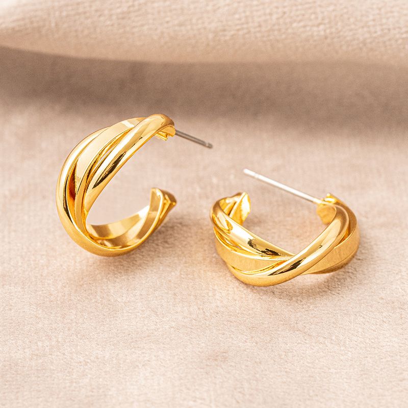 C Shaped Twisted Semicircular Ear Buckle Matte Matte Gold Design Metal Cold Wind Earrings S925 Silver Needle Ear Jewelry_voghion.com