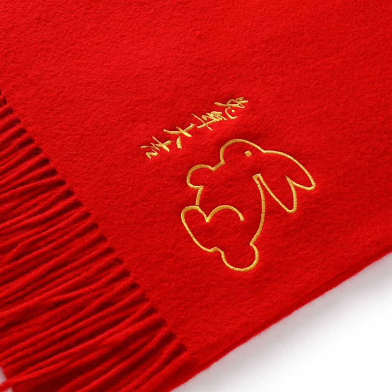 Hochwertiger bestickter roter Schal mit Kaninchenmotiv als Geschenk für die Jahrestagung der Universal Company für Männer und Frauen_voghion.com