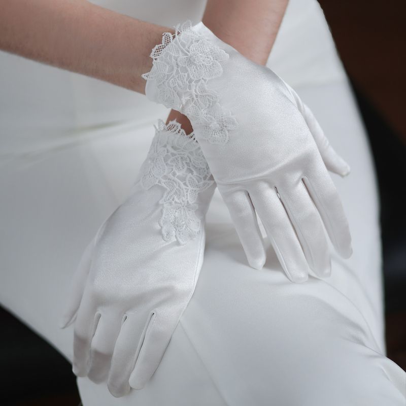 Unisex Hochzeitshandschuhe Weiße schlichte Spitze Spitze kurze Braut Hochzeitskleid Dinnerhandschuhe_voghion.com
