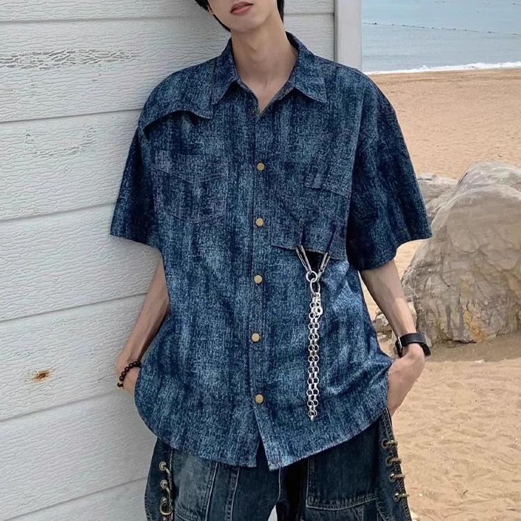 Camicia a maniche corte con imbottitura sulle spalle e effetto tie-dye lavato per modelli maschili, design di nicchia, tendenza camicia retrò_voghion.com