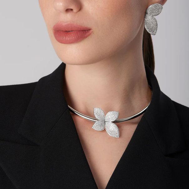 Gargantilha aberta com strass e flores da moda, conjunto de joias com brincos elegantes e acessórios leves_voghion.com