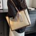 High End Minimalist Contrasting Large Bag For Women 2024 New Versatile Popular Shoulder Bag Large Capacity Commuting Tote Bag_voghion.com