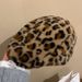 Chapeau cache-oreilles en peluche double face rétro automne-hiver à imprimé léopard pour femme avec grand tour de tête et petit visage, chapeau pilote chaud_voghion.com