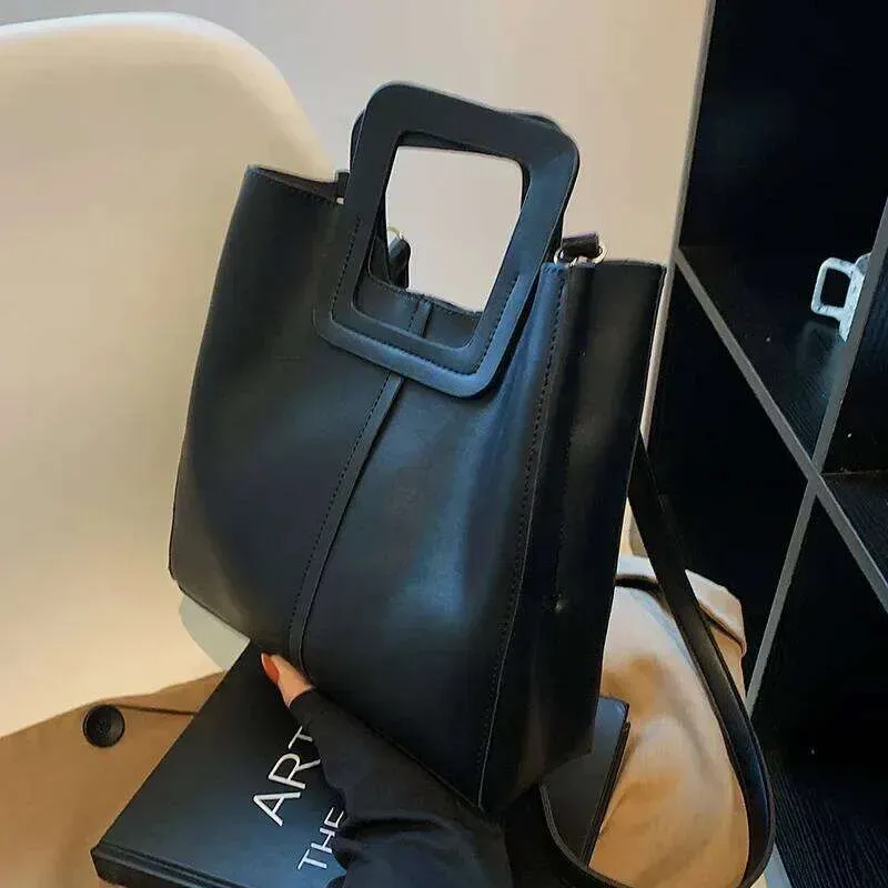 Designer-Taschen Beliebte große Tragetasche für Frauen Neue Herbst-Winter-Retro-Design Eine Schulter tragbare Eimer Handtasche Tasche_voghion.com