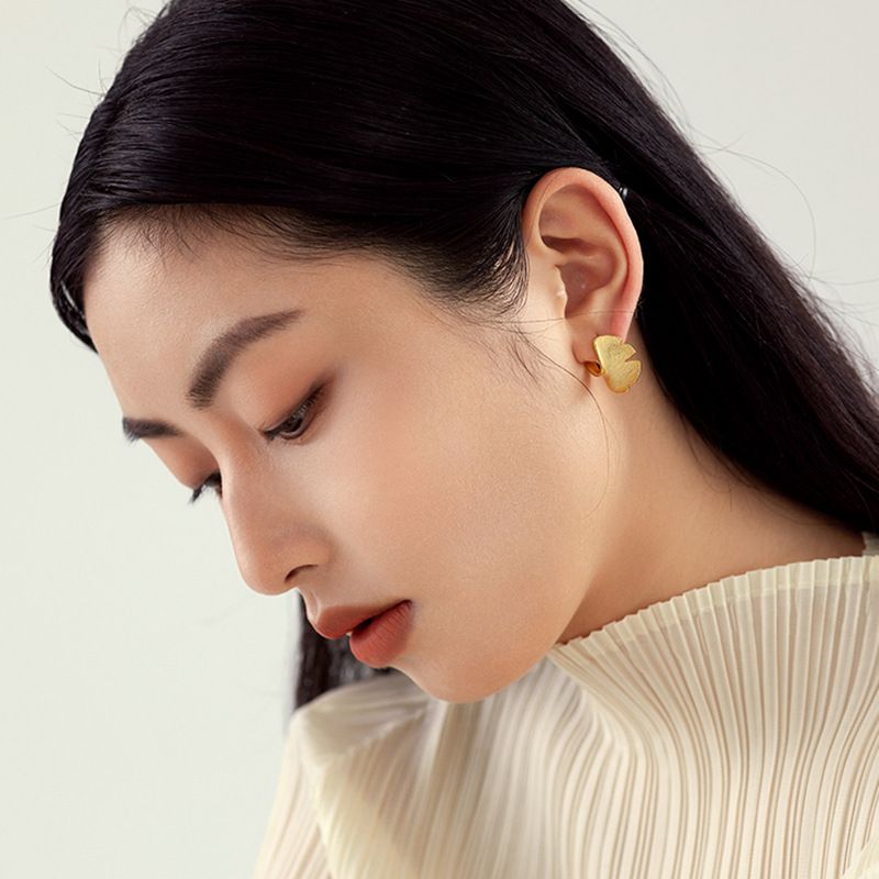 Orecchini di design di nicchia in stile nazionale di alta qualità con foglia di ginkgo, in argento s925 placcato con oro 14k, lavorazione di gioielli in argento retrò_voghion.com