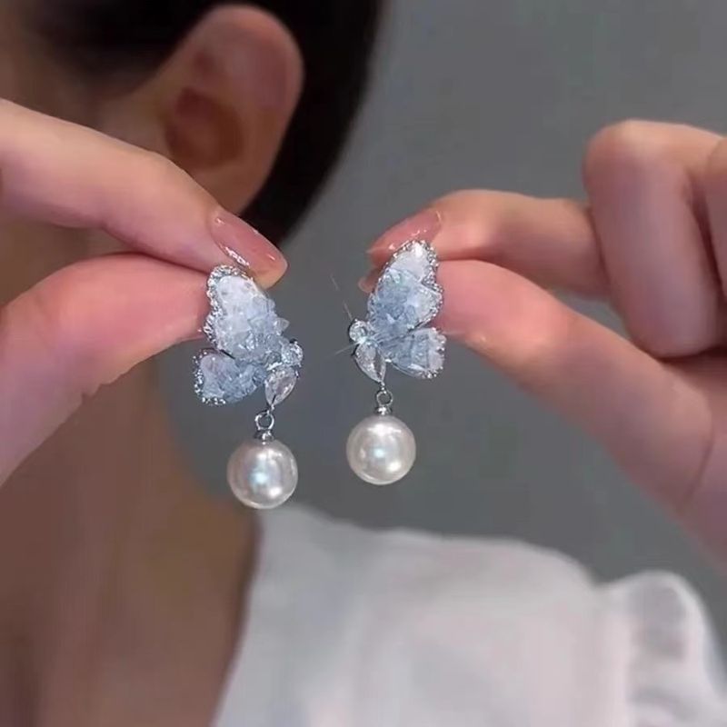 2023 New Niche Super Fairy Temperament Butterfly Ear Clips Women's High-end Light Luxury Sparkling Diamond Exquisite_voghion.com