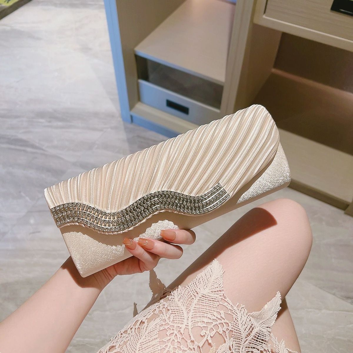 2024 Nova večerna banketna ženska ročna majhna denarnica z diamantnim intarziranjem, modna diagonalna ovojnica_voghion.com