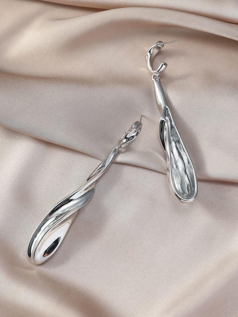 Orecchini creativi con nappa lucida a spirale di alta qualità, versatili e di tendenza, da donna, con goccia d'acqua, di Kayi Cross Border._voghion.com