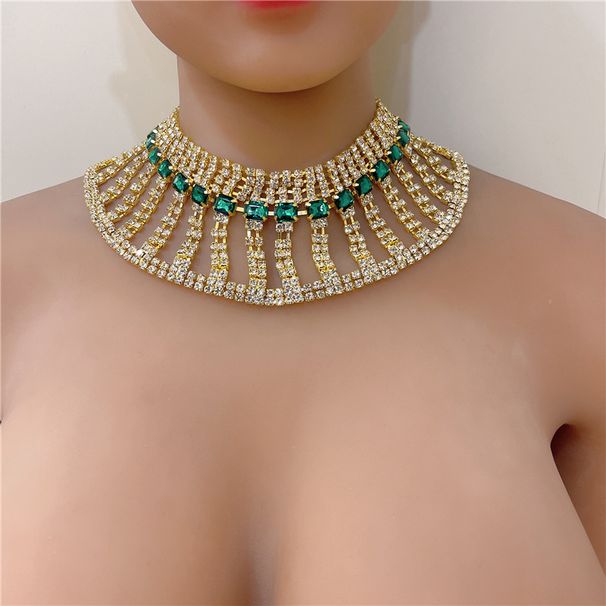 Diamond studded necklaces sell well with multiple rows of crystal green necklaces, collarbones, rhinestones, clothing_voghion.com