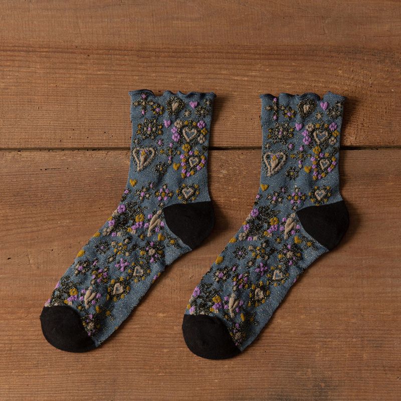 2025d Spring And Autumn New Women's Ruffled Edge Slouch Shiny Embossed Jacquard Mid-Calf Socks_voghion.com