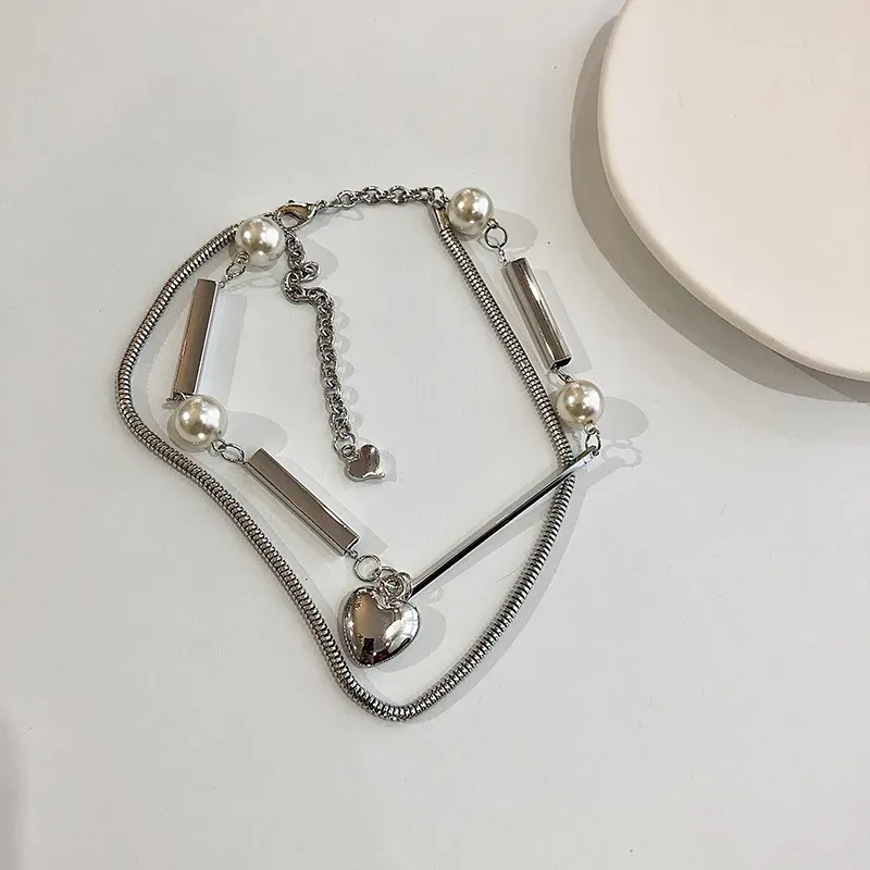 Catene AOMU Trendy Collana a catena multistrato in metallo irregolare con ciondolo a forma di cuore con perle di cristallo Choker clavicola Punk per_voghion.com