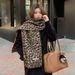 Sciarpa in maglia con stampa leopardata per donna, scaldacollo in pile caldo e spesso, autunno/inverno 2025_voghion.com