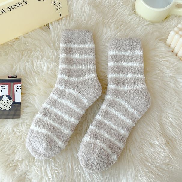 Herbst und Winter neue gestreifte Socken für Frauen verdickte nicht verschüttete Korallenfleece-Socken warme Socken lässige Schlafsocken Großhandel_voghion.com