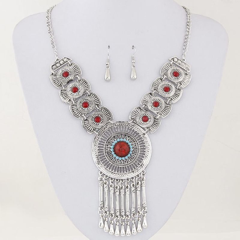 [Xiangxi] Collana e orecchini con nappa rotonda lunga intagliata in stile bohémien, set da due pezzi_voghion.com