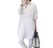 Camicia bianca casual ampia alla moda da donna con un cappotto da scolaretta base_voghion.com