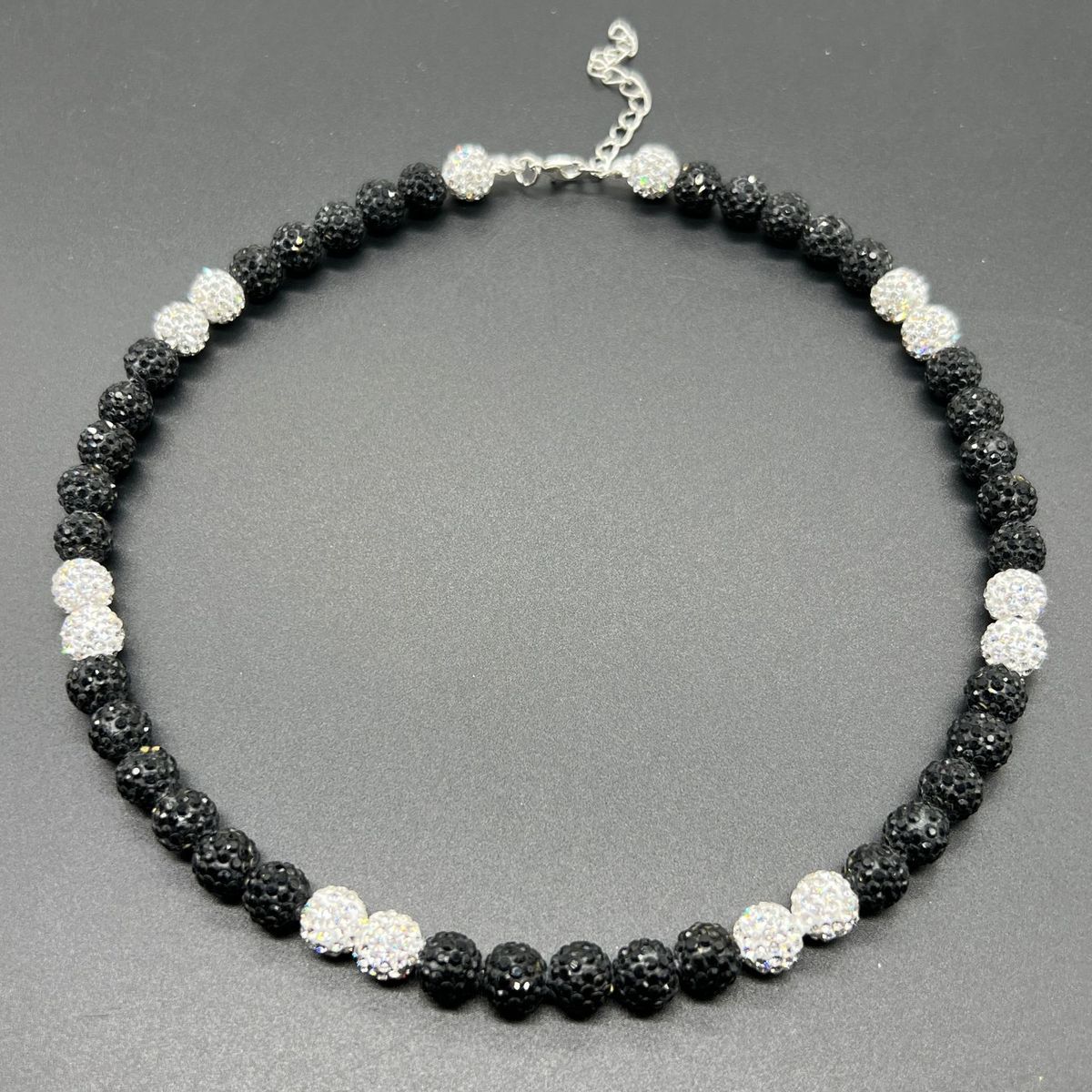 Collana da baseball per uomo e donna - Collana con ciondolo in cristallo scintillante hip hop con strass multicolore, design a 6 file di diamanti, catena regolabile_voghion.com