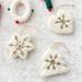 NUCHI Filz-Weihnachtsornamente, Mini-Schneeflocken & Baumschmuck zum Aufhängen, 7 x 8 cm, verschiedene Designs_voghion.com