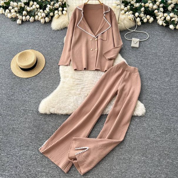 Elegantes Strickblazer-Oberteil + hochgeschnittene, gerade geschnittene Hose – Elegantes Herbst-Outfit für Büro und Freizeit_voghion.com