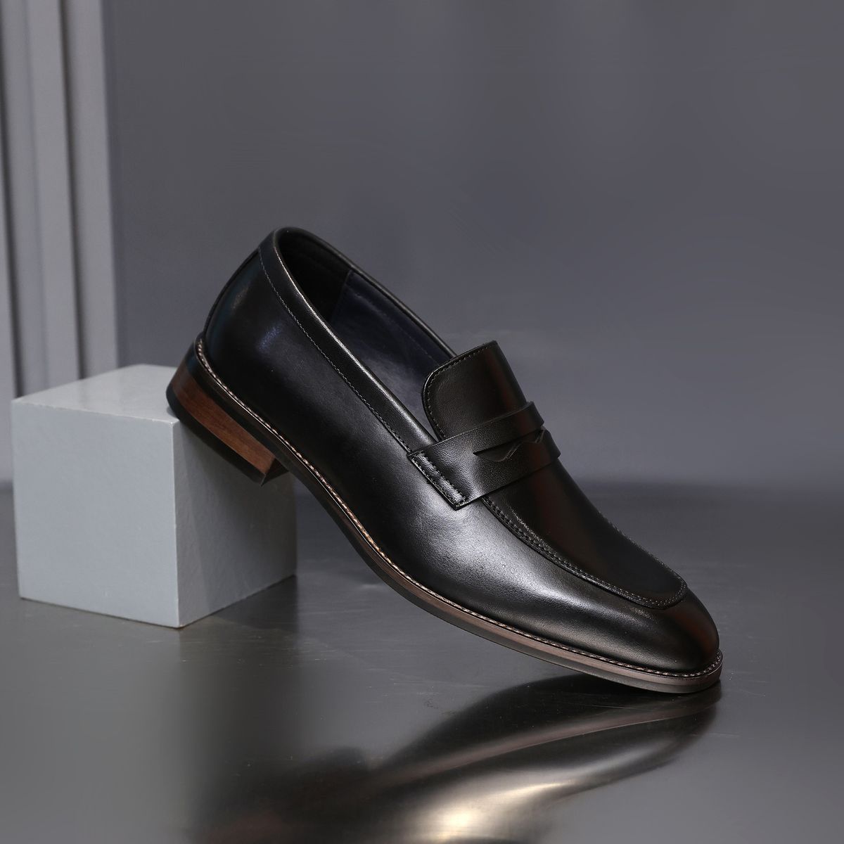 N3193 Echtes Leder Vielseitige Business Casual Schuhe Herbst Neue Weiche Sohle Slip-On Loafer Für Männer_voghion.com