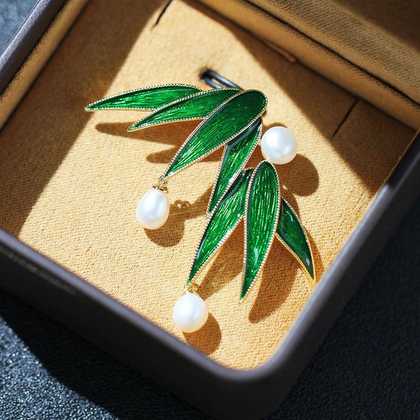 Simple Oil Drop Blue And Green Bamboo Leaf Brooch Temperament Anti-light Imitation Pearl Pin Men's And Women's Models_voghion.com