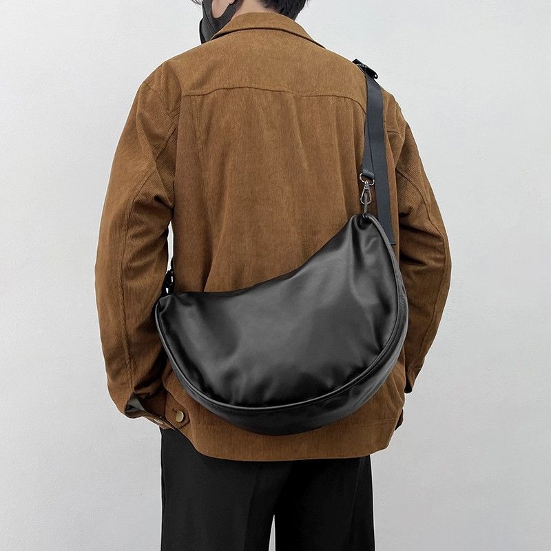 Borsa a tracolla casual alla moda per uomo, zaino da pendolare, versatile per tutti i giorni, primavera ed estate 2025_voghion.com