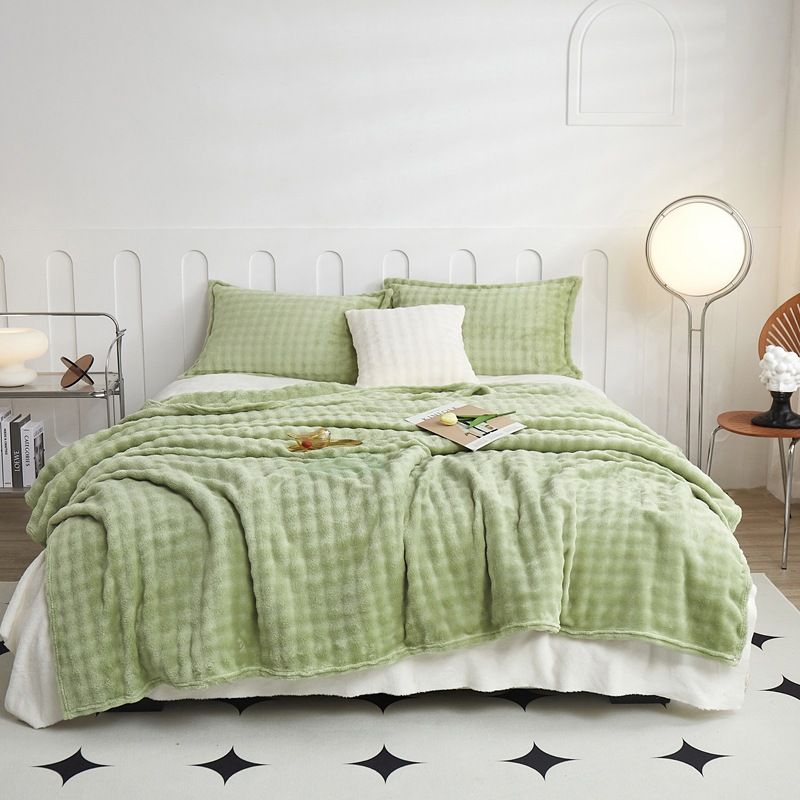 Luxury Thickened Soft Touch Plaid Flannel Solid Color Milk Velvet Four Seasons Blanket Gift Blanket_voghion.com