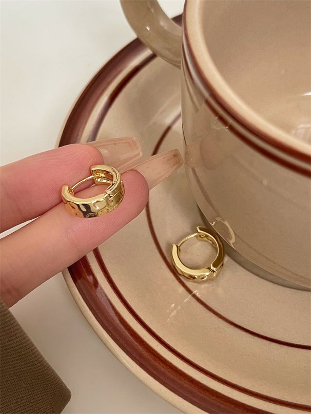 Orecchini a cerchio in metallo per donna, estate 2023, nuovi orecchini a bottone alla moda, design di nicchia, stile francese di alta qualità_voghion.com