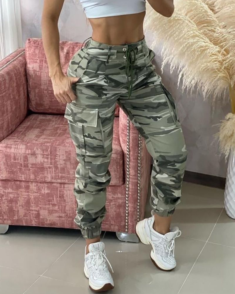 Freizeithose mit Camouflage-Print für Damen_voghion.com