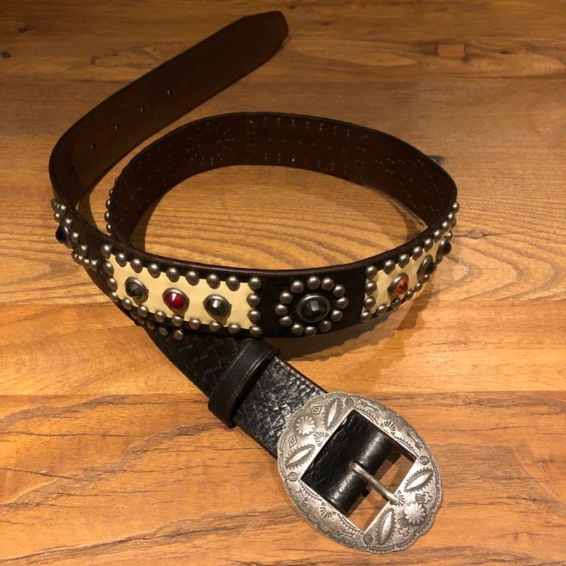 Cintura inchiodata retrò con locomotiva, testa ovale, larghezza 36, fibbia in lega con fibbia in argento Ami Kaji retrò americana_voghion.com